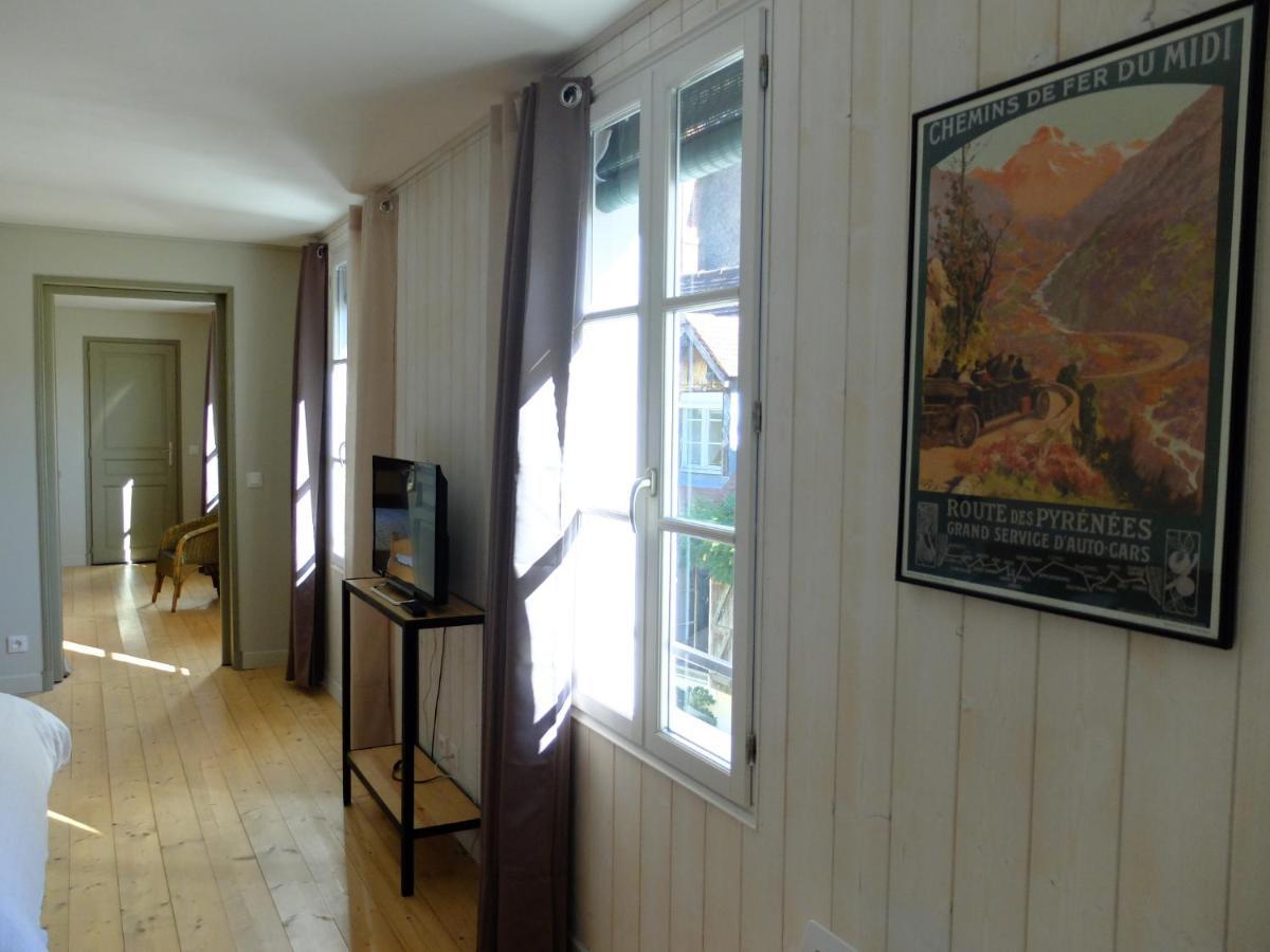 Bed and Breakfast De L'Autre Cote Garlin Экстерьер фото